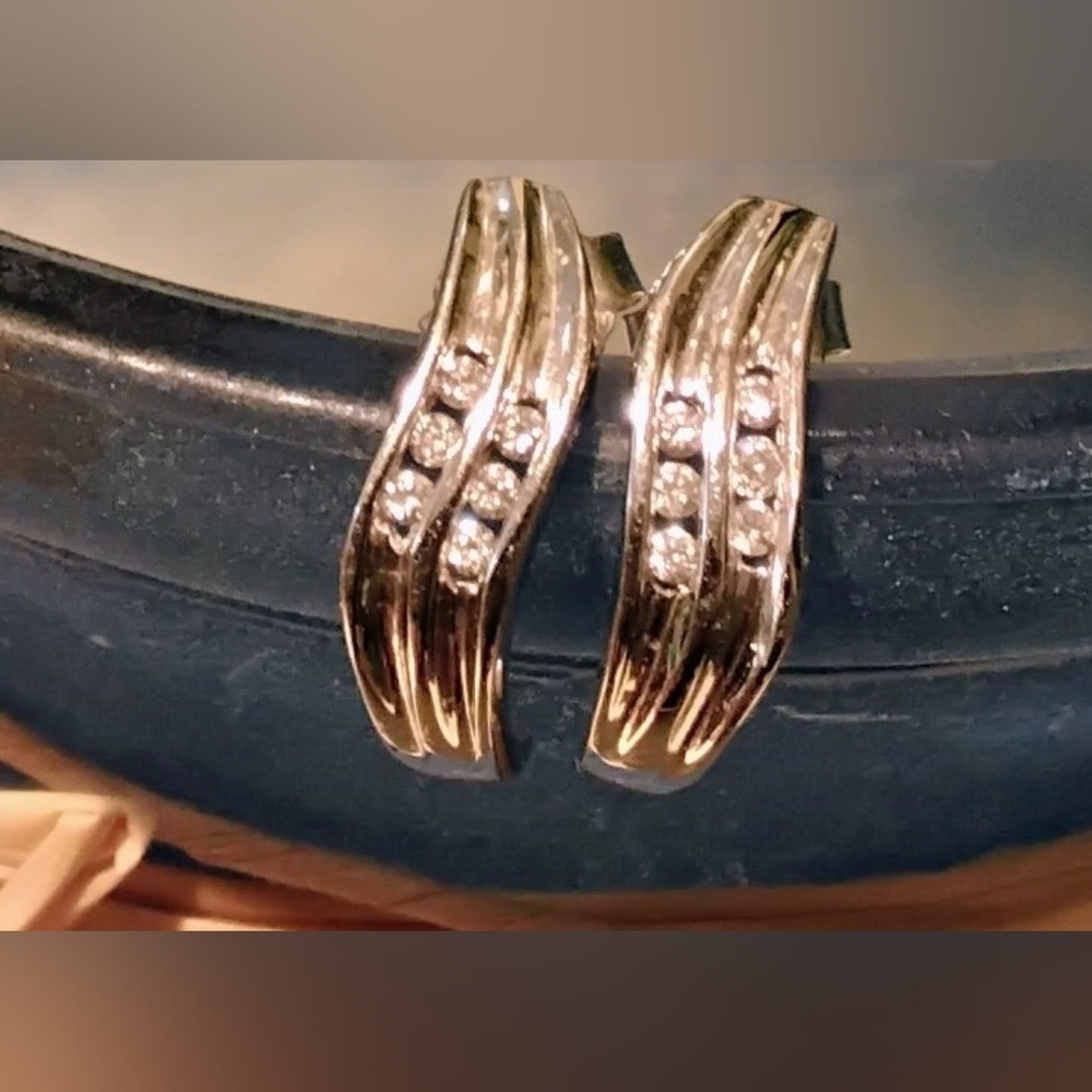 14 K White Gold Earrings
